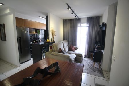 Apartamento à venda com 56m², 2 quartos e 2 vagasSala