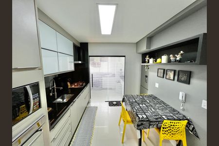 Apartamento à venda com 246m², 3 quartos e 5 vagasCozinha