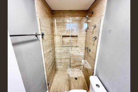 Apartamento à venda com 246m², 3 quartos e 5 vagasBanheiro da Suíte 2