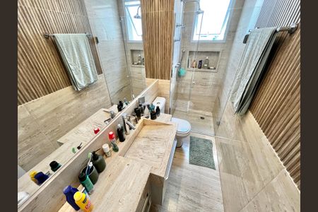 Apartamento à venda com 246m², 3 quartos e 5 vagasBanheiro da Suíte 1