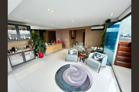 Apartamento à venda com 246m², 3 quartos e 5 vagasSala 2