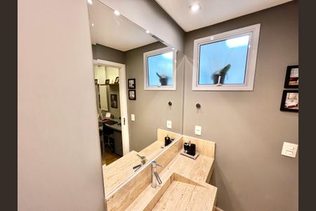 Apartamento à venda com 246m², 3 quartos e 5 vagasBanheiro da Suíte 2