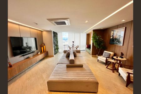 Apartamento à venda com 246m², 3 quartos e 5 vagasSala