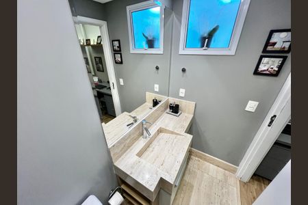 Apartamento à venda com 246m², 3 quartos e 5 vagasBanheiro da Suíte 2