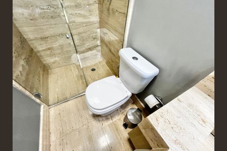 Apartamento à venda com 246m², 3 quartos e 5 vagasBanheiro da Suíte 2