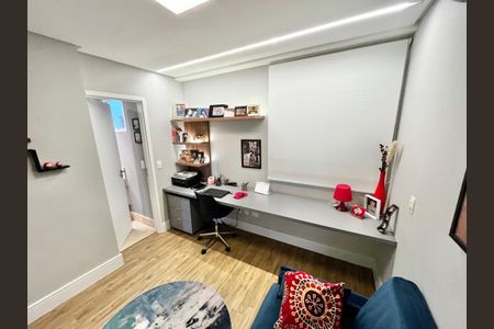 Apartamento à venda com 246m², 3 quartos e 5 vagasQuarto Suíte 2