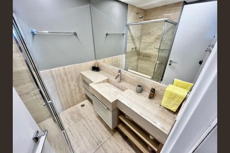 Apartamento à venda com 246m², 3 quartos e 5 vagasBanheiro da Suíte 3