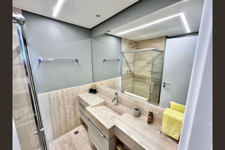 Apartamento à venda com 246m², 3 quartos e 5 vagasBanheiro da Suíte 3