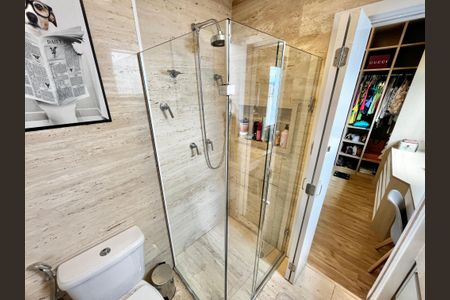 Apartamento à venda com 246m², 3 quartos e 5 vagasBanheiro 2 da Suíte 1