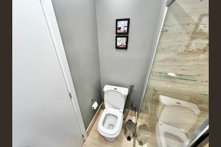 Apartamento à venda com 246m², 3 quartos e 5 vagasBanheiro da Suíte 3