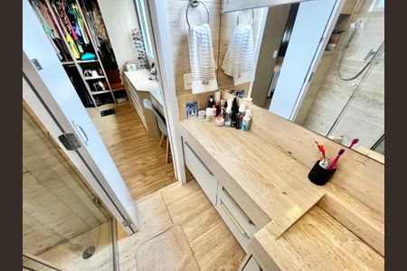 Apartamento à venda com 246m², 3 quartos e 5 vagasBanheiro 2 da Suíte 1