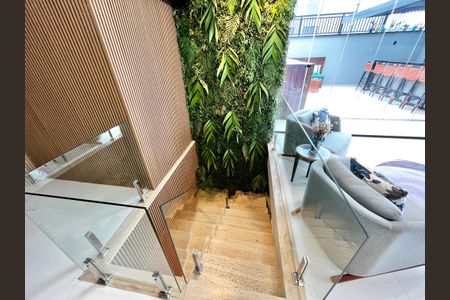 Apartamento à venda com 246m², 3 quartos e 5 vagasEscada