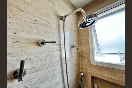 Apartamento à venda com 246m², 3 quartos e 5 vagasBanheiro da Suíte 1