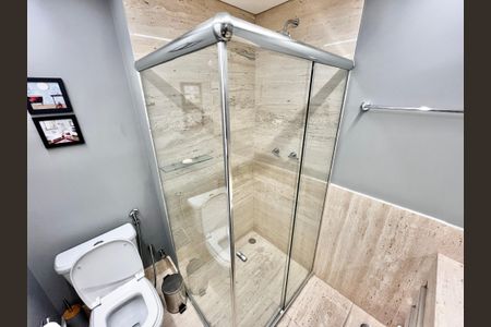 Apartamento à venda com 246m², 3 quartos e 5 vagasBanheiro da Suíte 3