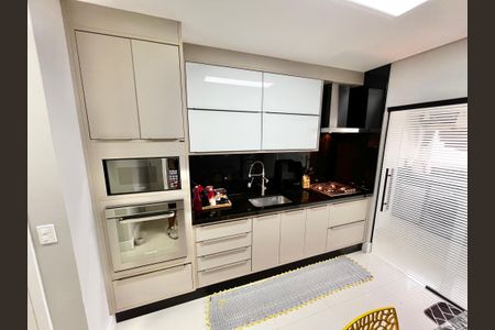 Apartamento à venda com 246m², 3 quartos e 5 vagasCozinha