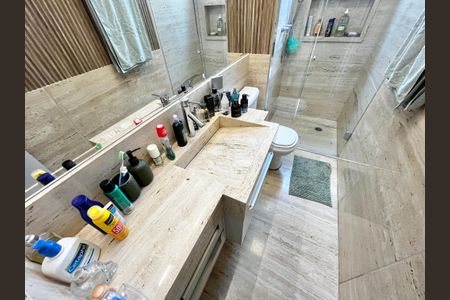 Apartamento à venda com 246m², 3 quartos e 5 vagasBanheiro da Suíte 1