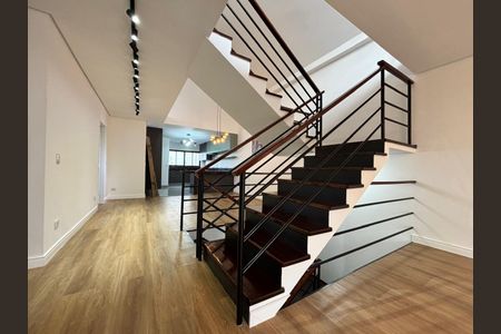 Casa de condomínio para alugar com 400m², 4 quartos e 8 vagas