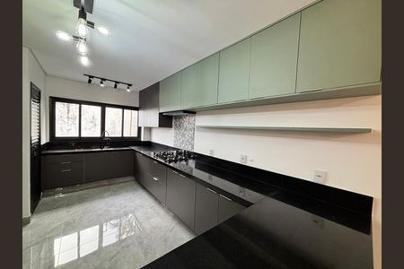 Casa de condomínio para alugar com 400m², 4 quartos e 8 vagas