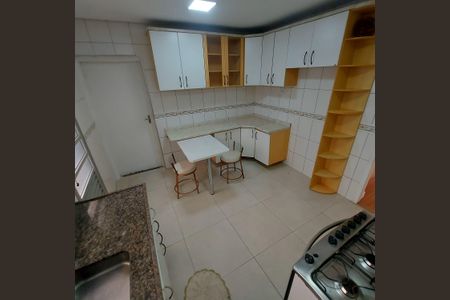 Cozinha de casa para alugar com 3 quartos, 250m² em Parque Fernanda, Embu das Artes