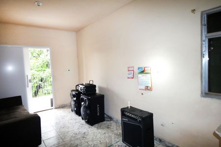 Sala de casa para alugar com 6 quartos, 324m² em Irajá, Rio de Janeiro