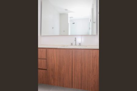 Banheiro de kitnet/studio para alugar com 1 quarto, 26m² em Perdizes, São Paulo