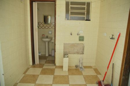 Casa à venda com 160m², 3 quartos e 2 vagasÁrea de Serviço