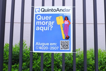 Apartamento à venda com 27m², 1 quarto e sem vagaPlaca instalada na grade da fachada do condomínio - Código da placa: YZUS-1641