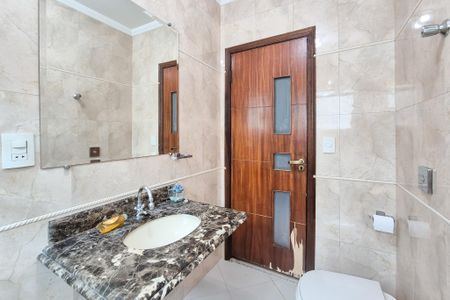 Casa à venda com 160m², 3 quartos e 2 vagasBanheiro Social