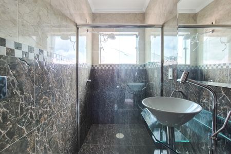 Casa à venda com 160m², 3 quartos e 2 vagasBanheiro da Suíte