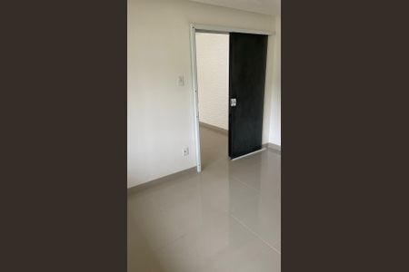 Sala de casa para alugar com 1 quarto, 125m² em Paraíso, São Gonçalo