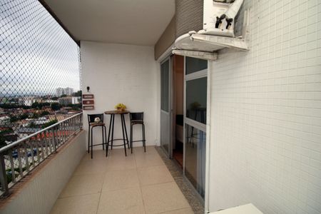 Apartamento à venda com 92m², 3 quartos e 2 vagasVaranda da sala