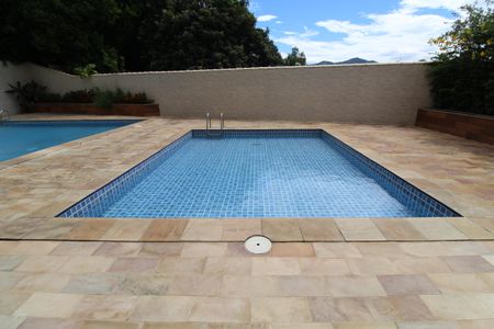 Apartamento à venda com 80m², 2 quartos e 1 vagaÁrea comum - Piscina