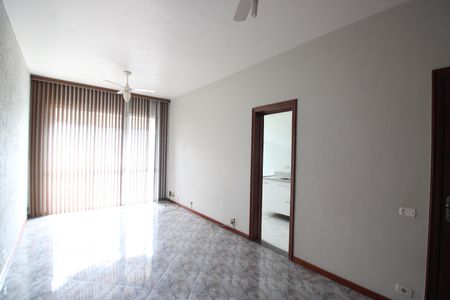 Apartamento à venda com 80m², 2 quartos e 1 vagaSala