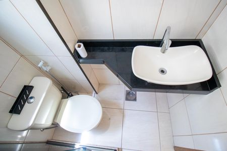 Apartamento à venda com 52m², 2 quartos e 1 vaga Apartamento à venda com 52m², 2 quartos e 1 vagaBanheiro