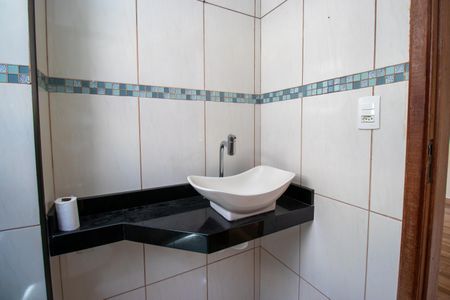 Apartamento à venda com 52m², 2 quartos e 1 vaga Apartamento à venda com 52m², 2 quartos e 1 vagaBanheiro