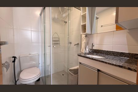 Quarto 01 - Banheiro Suite de apartamento para alugar com 3 quartos, 140m² em Qi 18, Brasília
