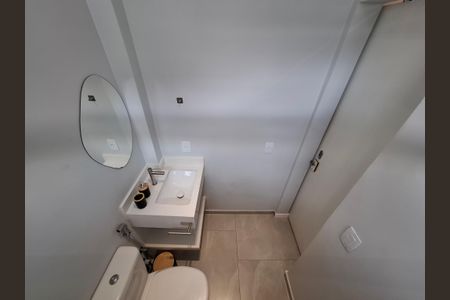 Banheiro  de kitnet/studio para alugar com 1 quarto, 40m² em Botafogo, Rio de Janeiro