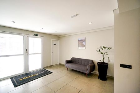 Apartamento à venda com 38m², 2 quartos e sem vaga Apartamento à venda com 38m², 2 quartos e sem vagaHall social