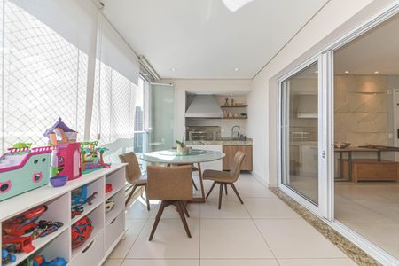 Apartamento à venda com 129m², 3 quartos e 2 vagasVaranda