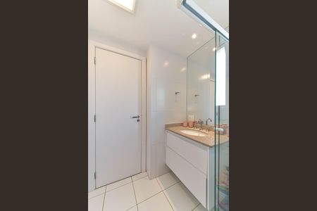 Apartamento à venda com 129m², 3 quartos e 2 vagasBanheiro da Suíte 2