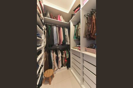 Apartamento à venda com 129m², 3 quartos e 2 vagasSuite 3 - Closet