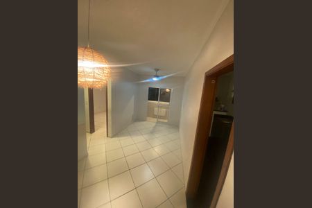 Sala de apartamento para alugar com 2 quartos, 62m² em Guilhermina, Praia Grande