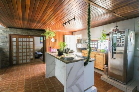 Casa à venda com 825m², 3 quartos e 3 vagasCozinha