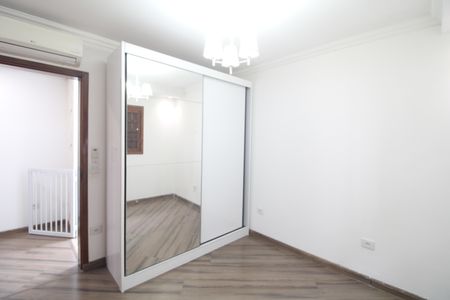 Quarto 1 de casa para alugar com 3 quartos, 193m² em Jardim Colonial, São Paulo