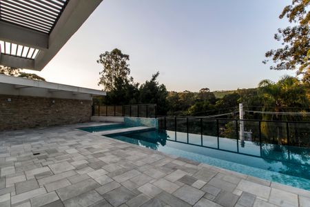 Casa de condomínio à venda com 214m², 4 quartos e 2 vagas Casa de condomínio à venda com 214m², 4 quartos e 2 vagasPiscina