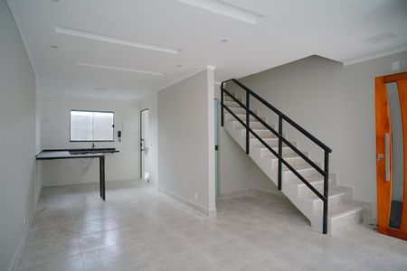 Sala de casa de condomínio para alugar com 2 quartos, 94m² em Itaipuaçu, Maricá