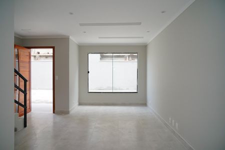 Sala de casa de condomínio para alugar com 2 quartos, 94m² em Itaipuaçu, Maricá