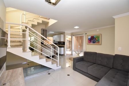 Sala de casa de condomínio para alugar com 3 quartos, 148m² em Barreirinha, Curitiba