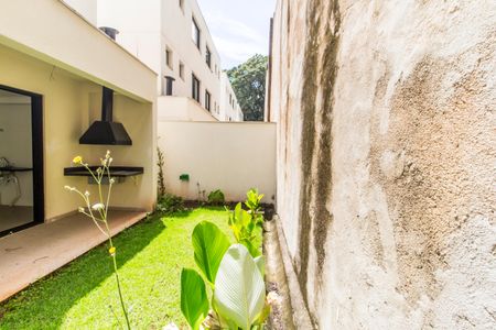 Casa de condomínio à venda com 214m², 4 quartos e 3 vagas Casa de condomínio à venda com 214m², 4 quartos e 3 vagasVaranda gourmet