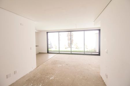Sala  de casa de condomínio à venda com 4 quartos, 214m² em Residencial Onze (alphaville), Santana de Parnaíba